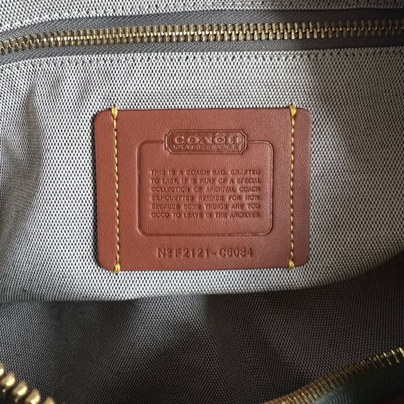 Coach Barrel Duffle - Picture 9 of 10